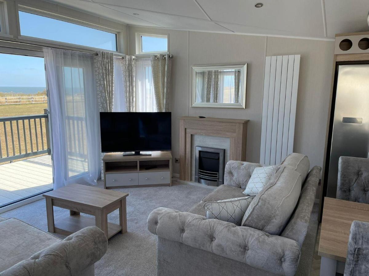 Stunning Caravan With Full Sea Views At Broadland Sands In Suffolk Ref 20236Bs Hopton on Sea Exterior foto