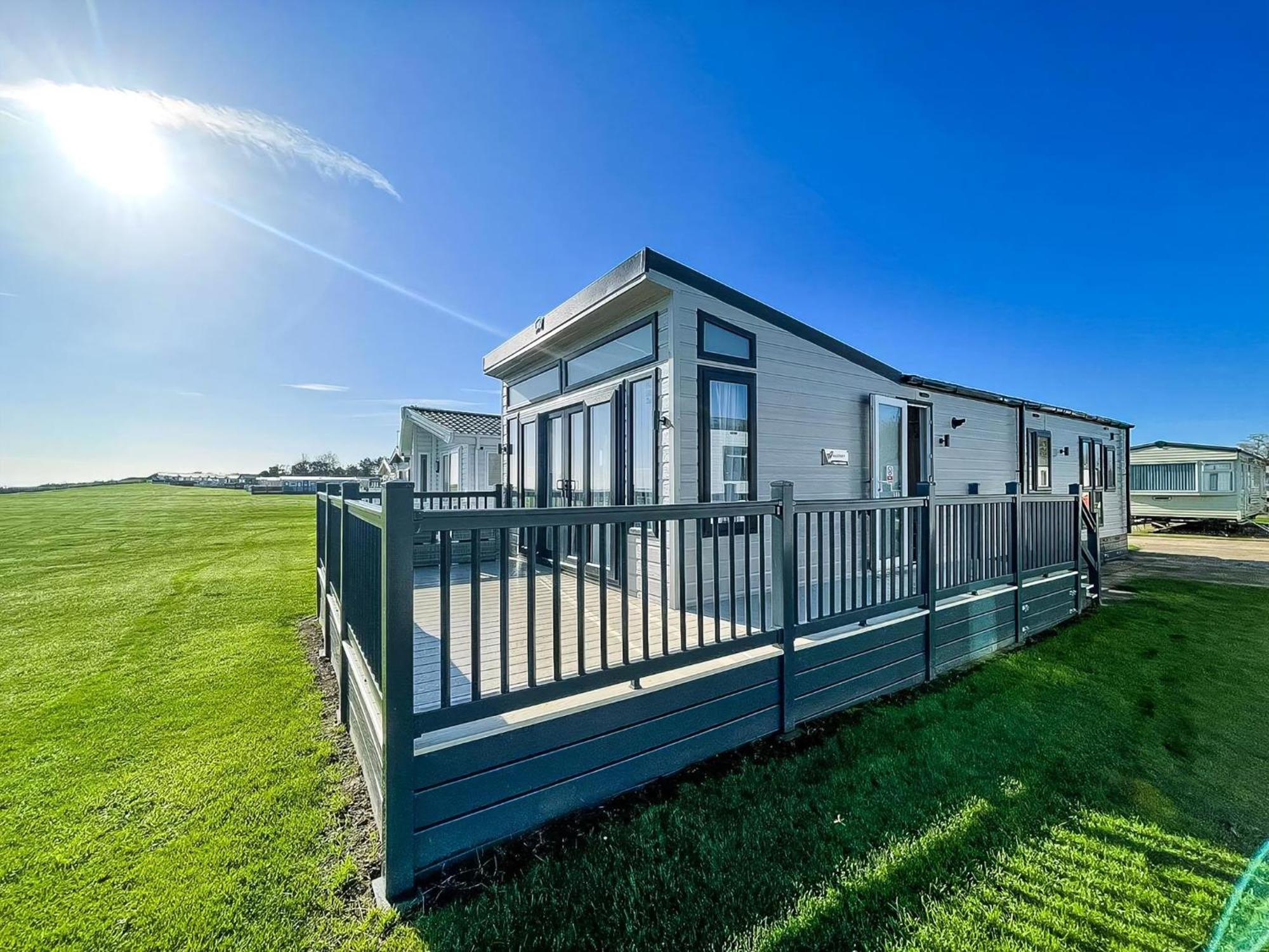 Stunning Caravan With Full Sea Views At Broadland Sands In Suffolk Ref 20236Bs Hopton on Sea Exterior foto
